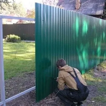 Монтаж заборов и огра...
