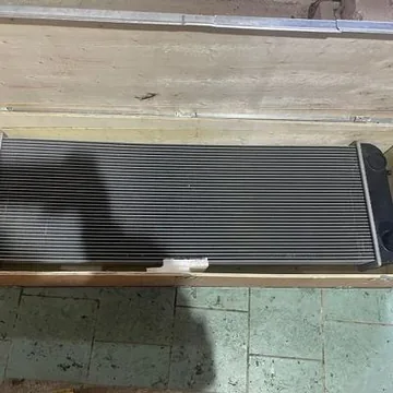 Радиатор охлаждения водяной 4650352 Hitachi 